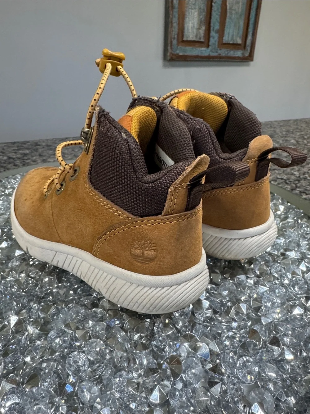 Timberland toddler Tan Suede Ankle Boots with White Sole 9